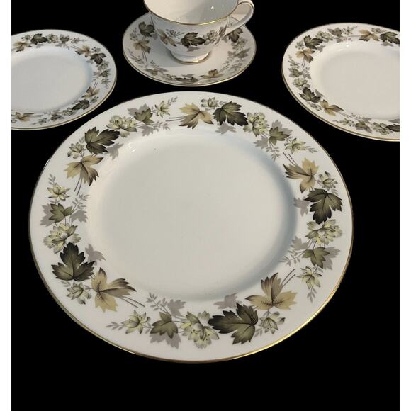 Royal Doulton 5Pc PLACE SETTING LARCHMONT Dinner Plate Salad Bread Cup & Saucer - Picture 8 of 10